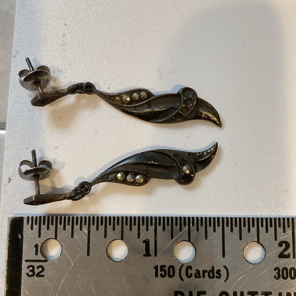 Assorted Fashion Pierced Earrings - Picture 4 of 5